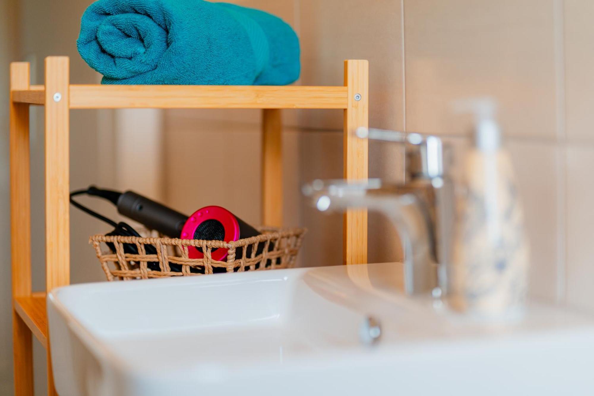 Zentrale Wohlfuehlwohnung - Ideal Fuer Ihren Urlaub Oder Die Geschaeftsreise Magdeburg Exteriör bild